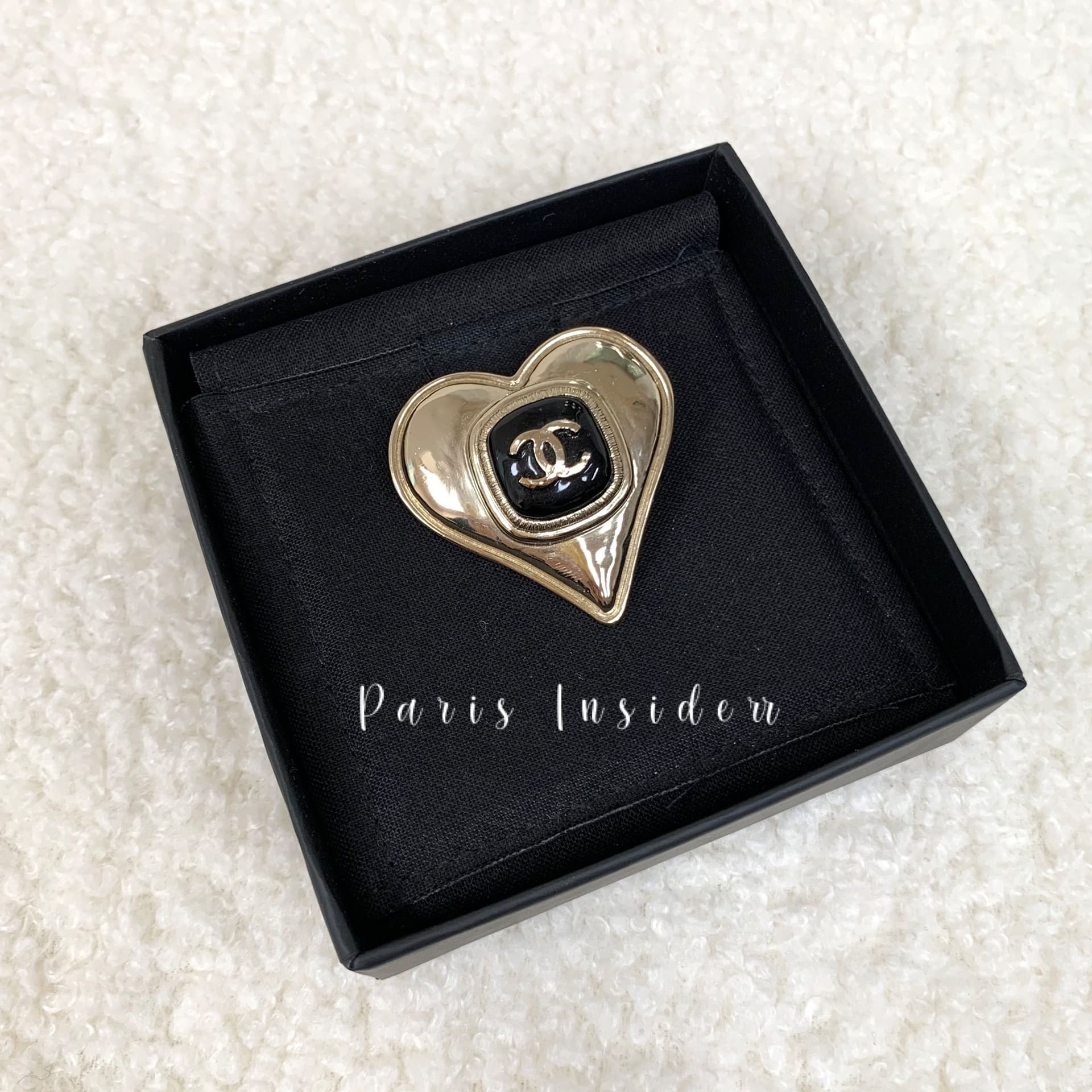 Chanel Gold Heart Shape Brooch - Image 2