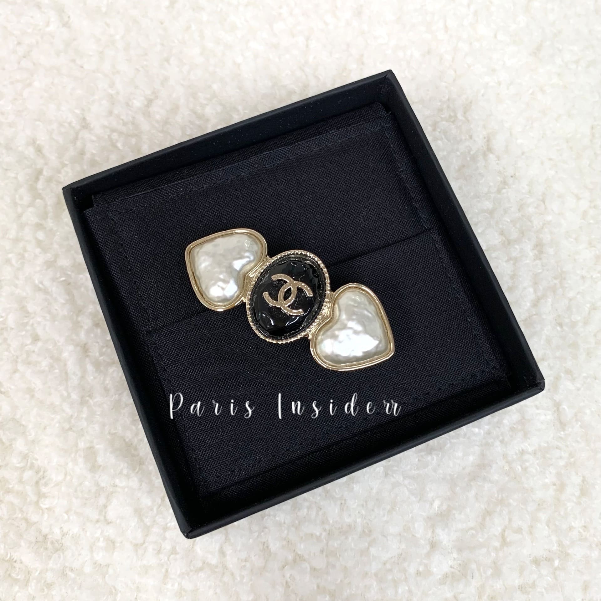 Chanel Double Pearl Gold Heart Brooch - Image 2