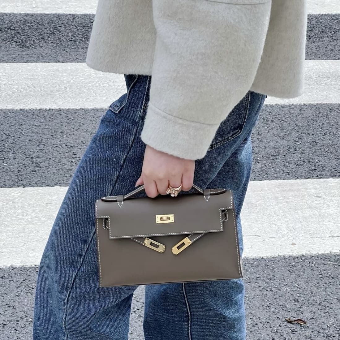 Hermes Kelly Pochette Etoupe GHW - Image 3
