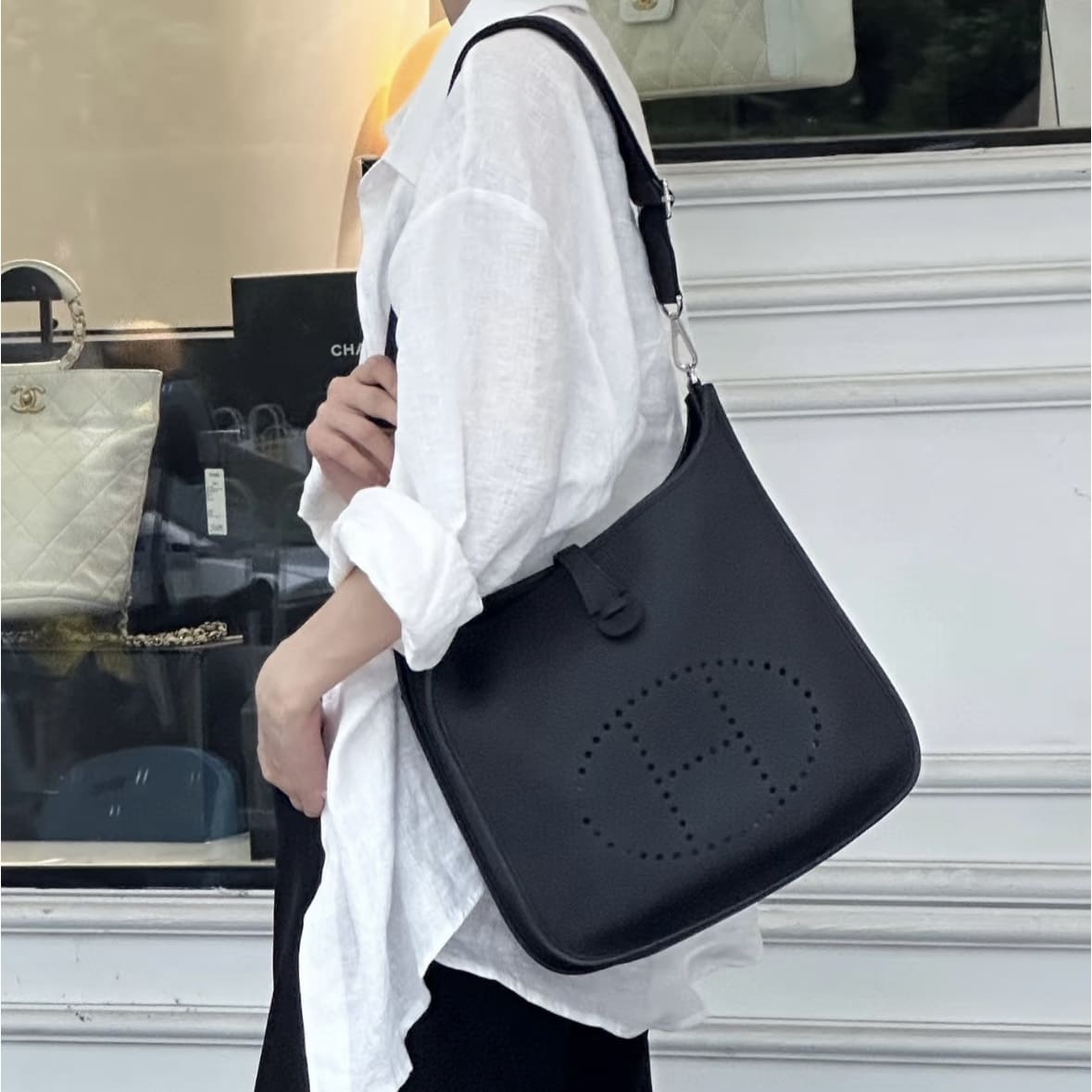 Hermes Evelyne 29 Noir PHW - Image 4