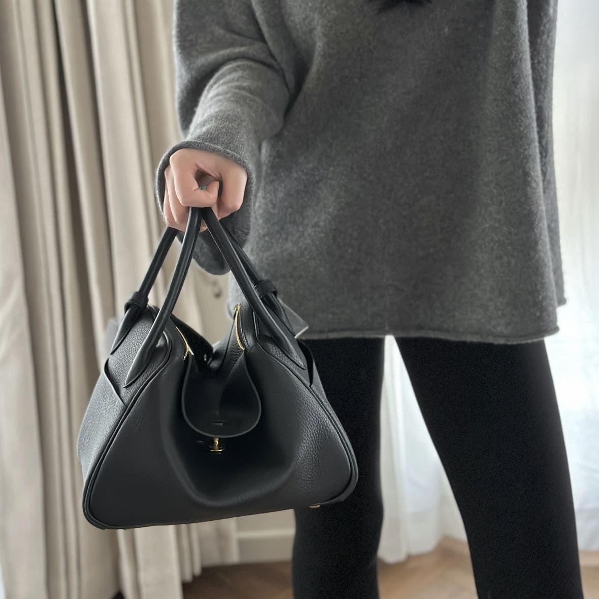 Hermes Lindy 26 Noir GHW - Image 2