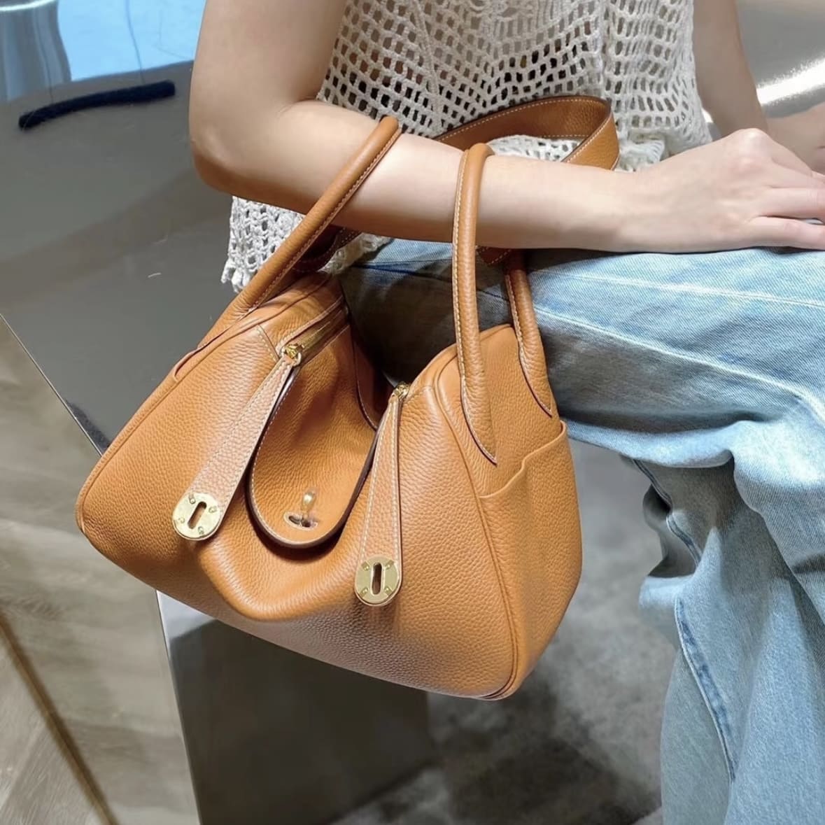 Hermes Lindy 26 Gold GHW - Image 2