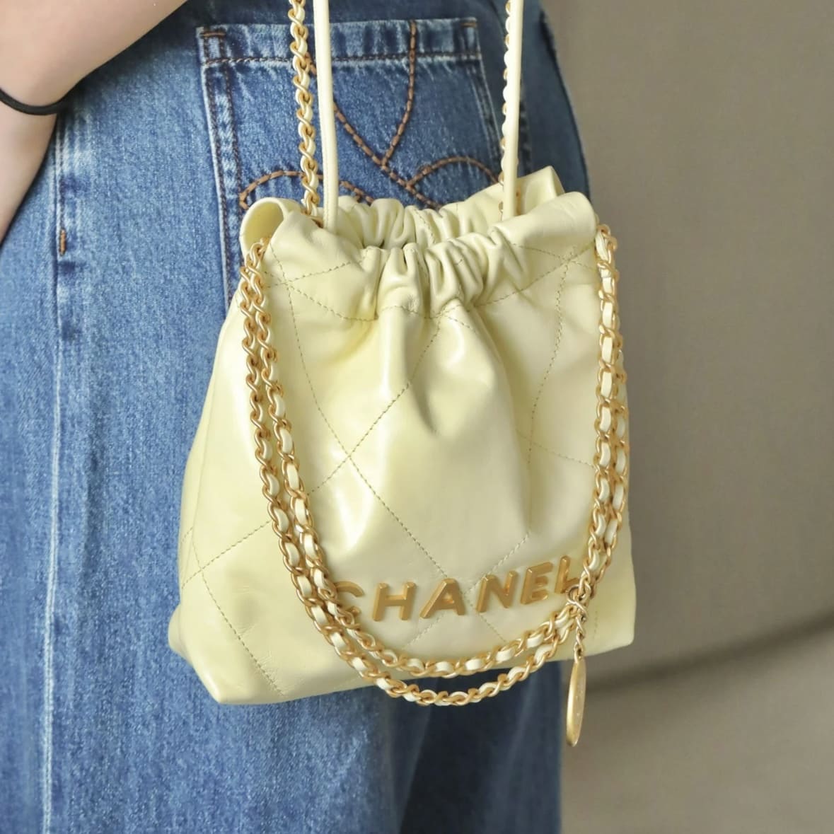 Chanel 22 Bag Mini Yellow - Image 3