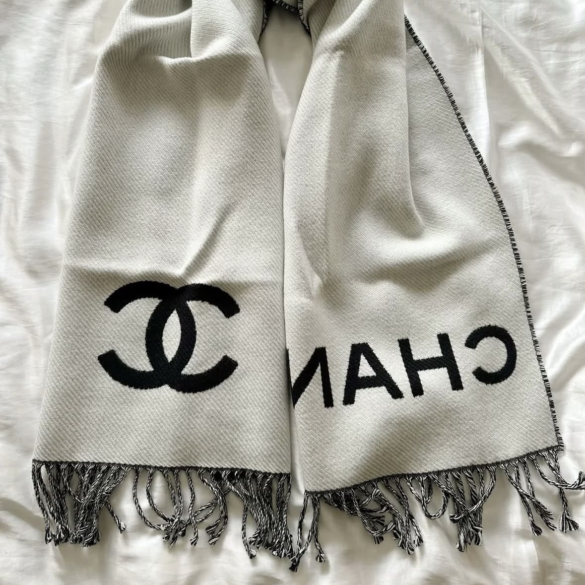 Chanel CC Logo Scarf Black With White Aab010 - Image 4