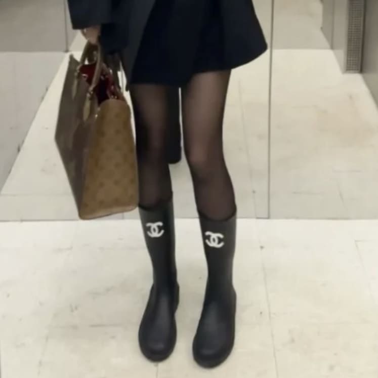 Chanel CC Logo Black Rain Boots G39620 - Image 4