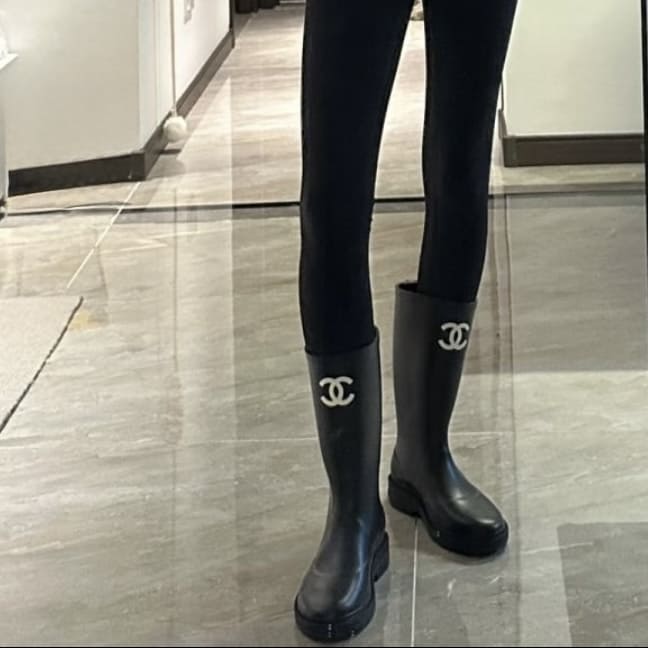Chanel CC Logo Black Rain Boots G39620 - Image 5
