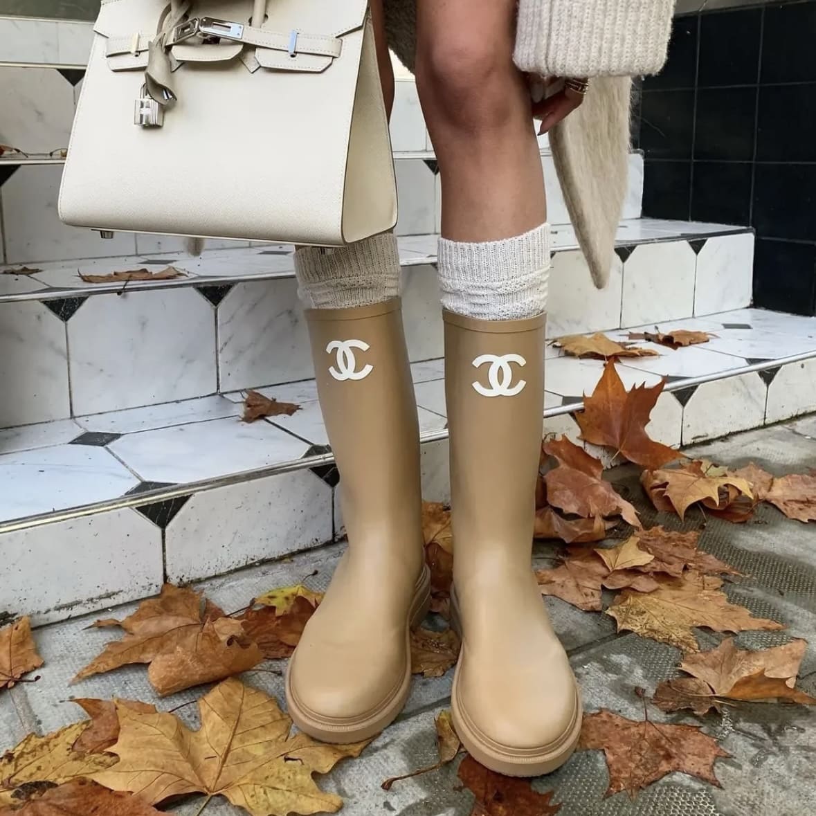 Chanel CC Logo Beige Rain Boots G39620 - Image 4