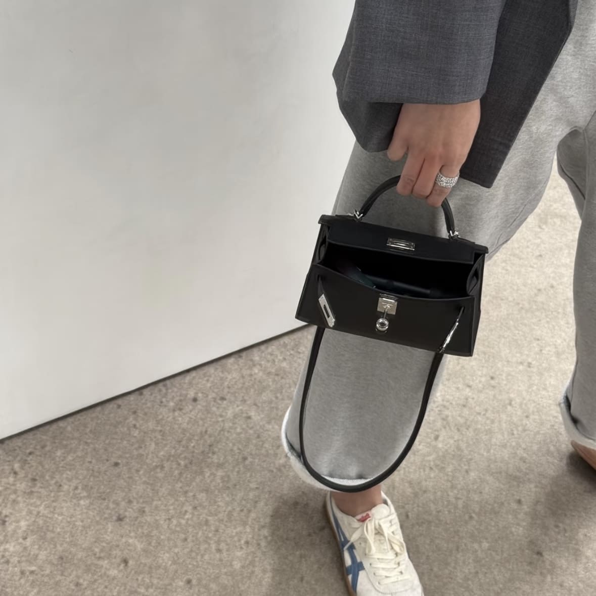 Hermes Mini Kelly II Noir PHW - Image 4