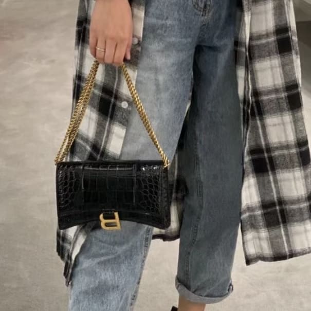 Balenciaga Hourglass Wallet On Chain Black - Image 3
