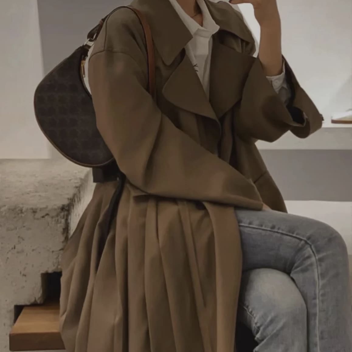 Celine Ava Triomphe Logo Bag Tan - Image 4