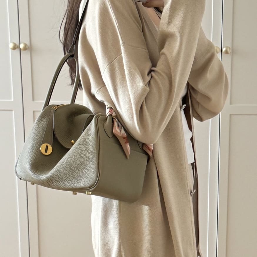 Hermes Lindy 26 Beige Marfa GHW - Image 3