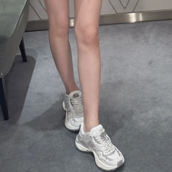 Gucci 2.0 Sneakers - White and Grey 白灰 - Image 2
