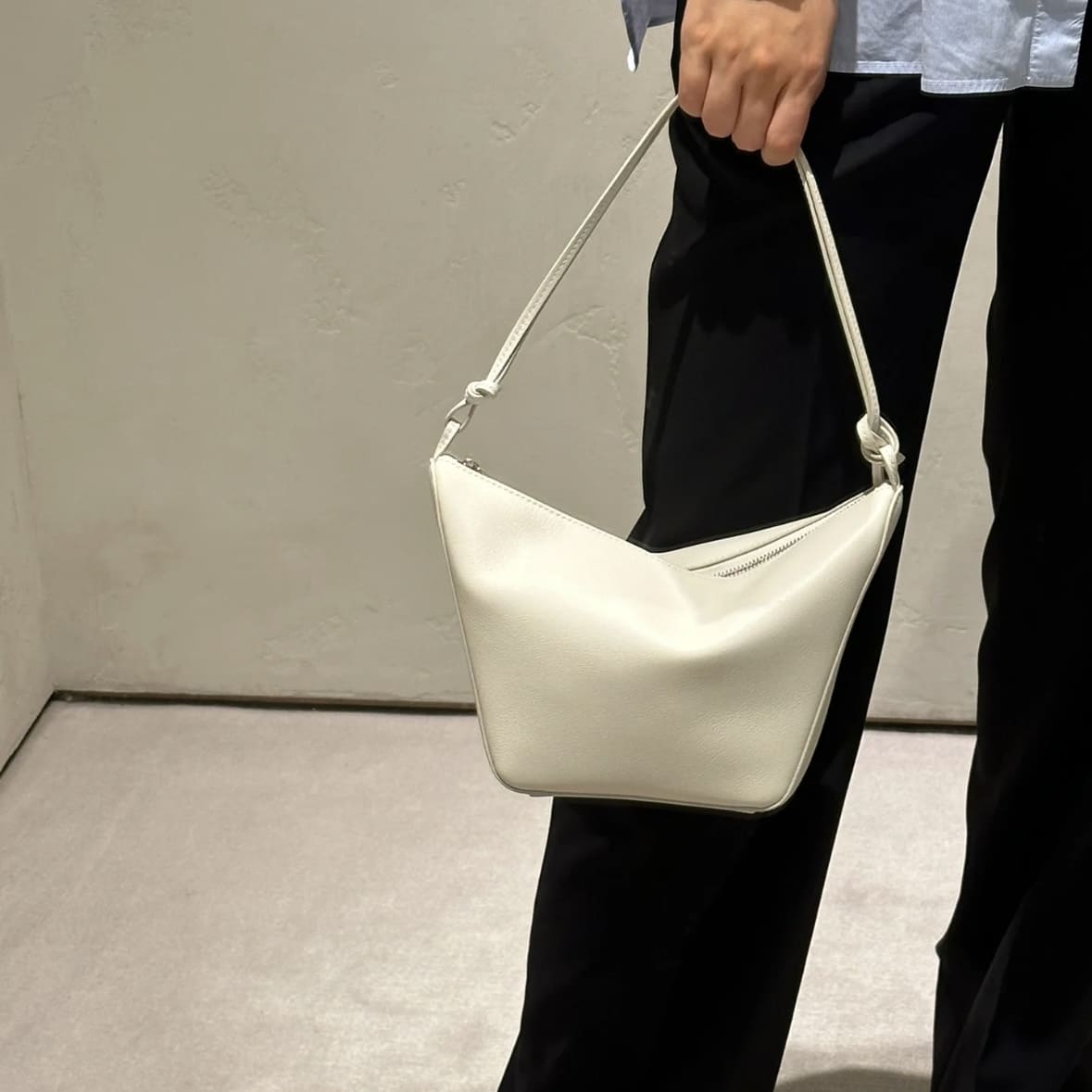 Loewe Mini Hammock Hobo - Soft White 棉花白 - Image 3