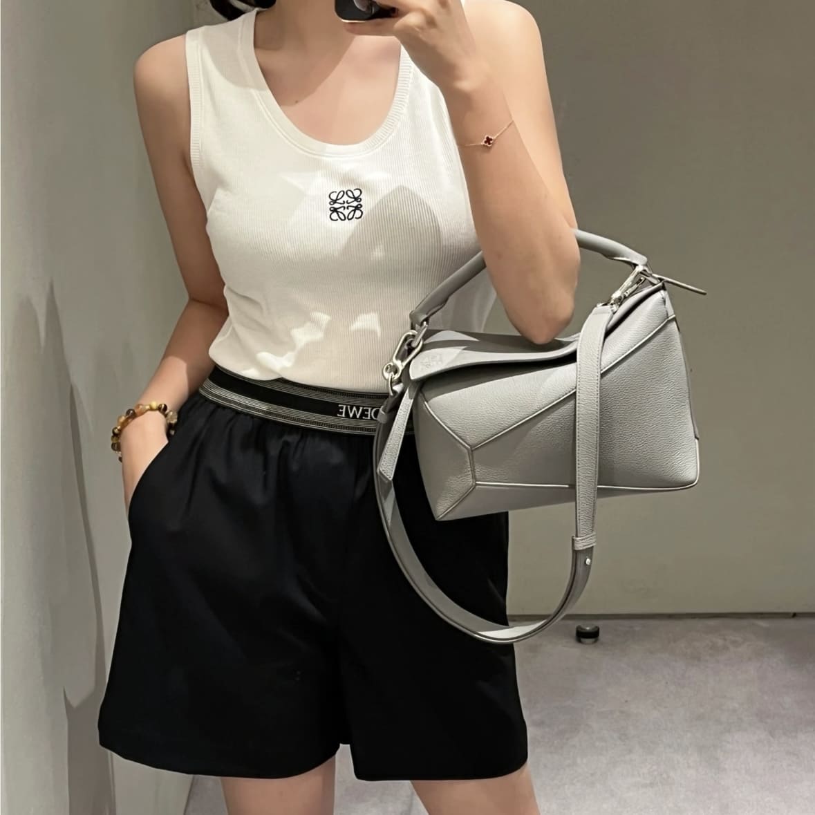 Loewe Anagram Tank Top - White 白 - Image 3