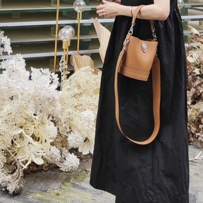 Moynat Baluchon bb Bucket Bag - Carbon Bronze 碳金 - Image 4