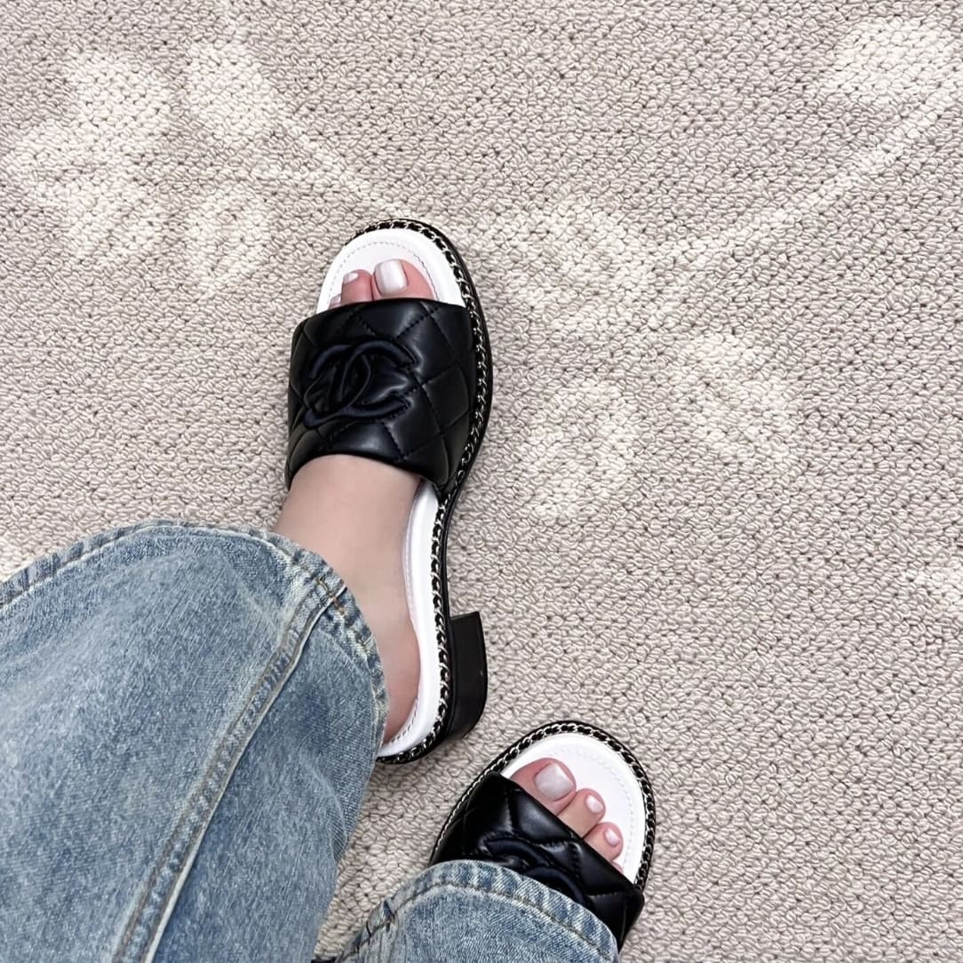 Chanel CC Logo Mules G46301 - black 黑 - Image 3
