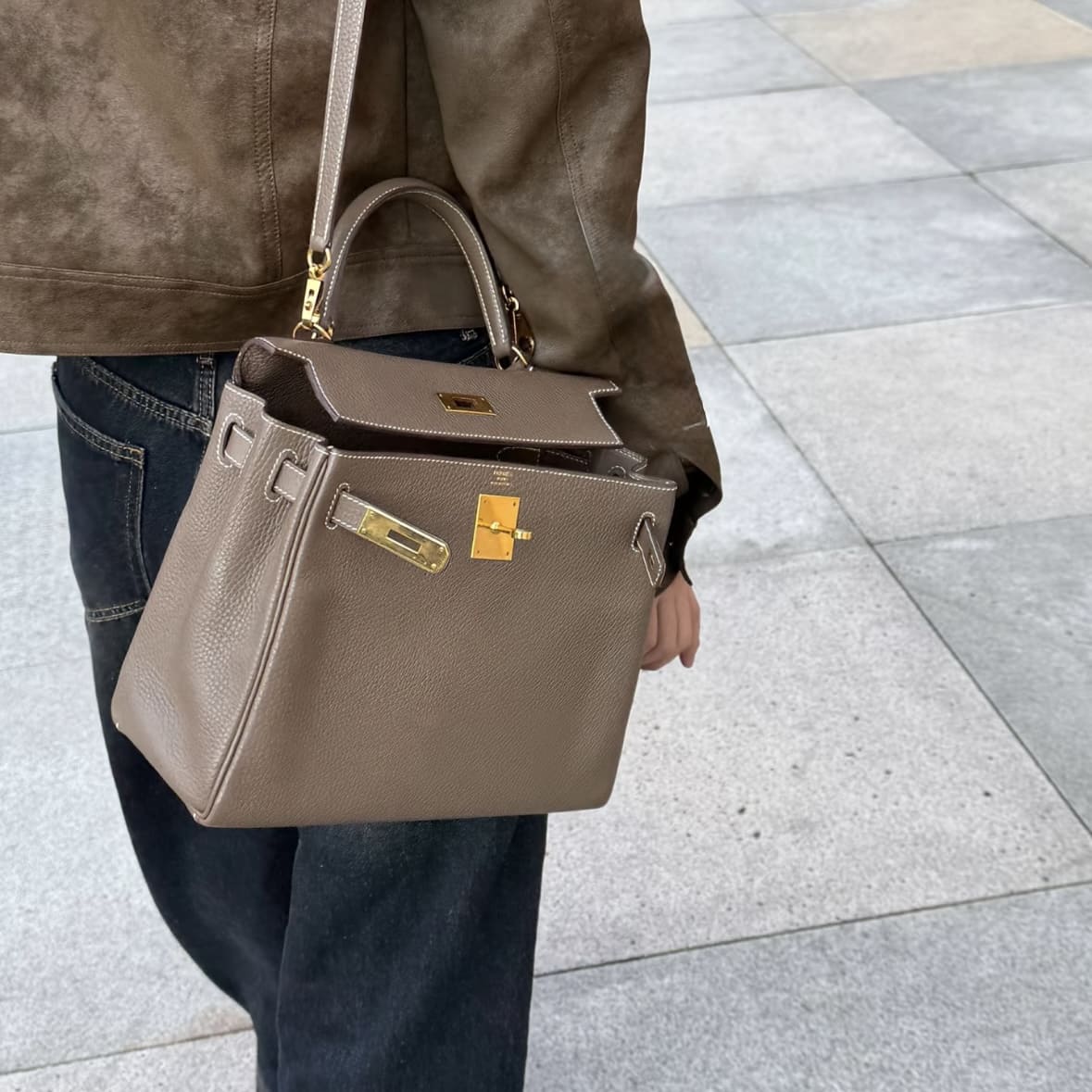 Hermes Kelly 28 Etoupe GHW - Image 3