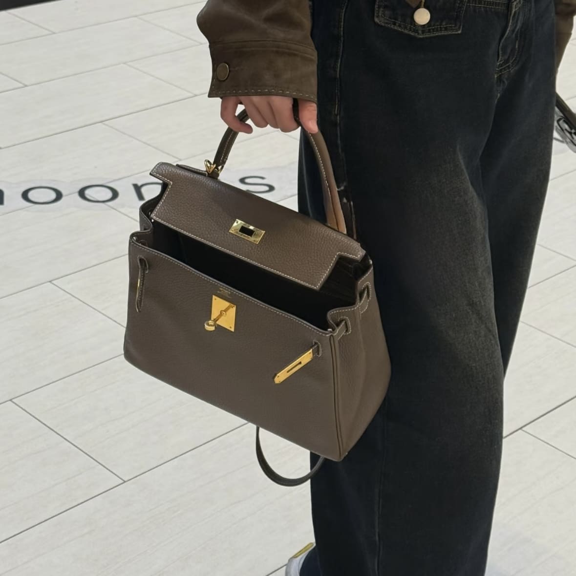 Hermes Kelly 28 Etoupe GHW - Image 2