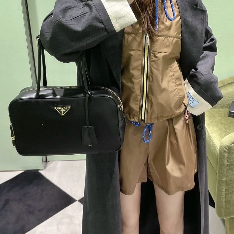 Prada Large Re-Nylon And Leather Top-Handle Bag With Padlock - Black 黑 - Image 5