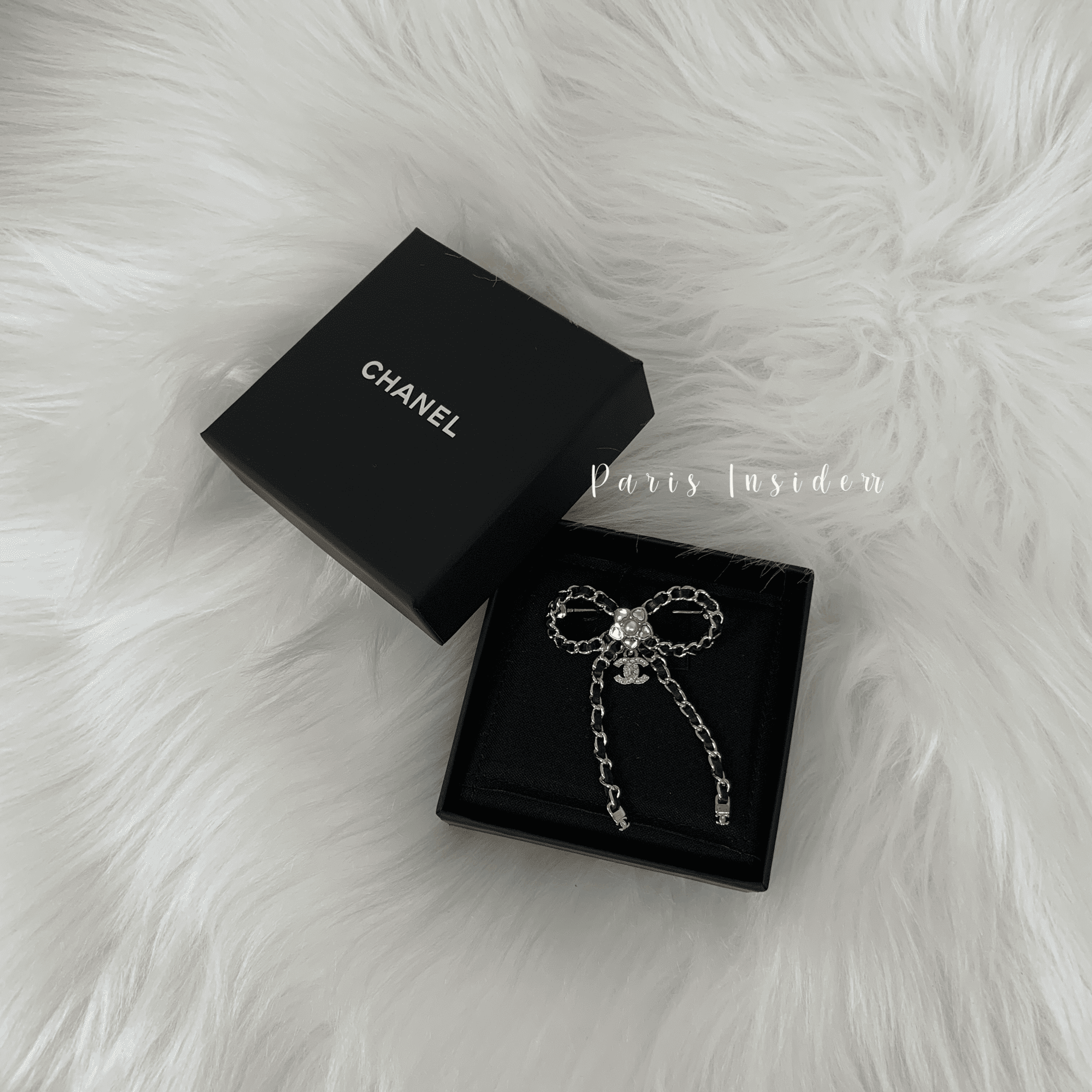 Chanel 25b Brooch