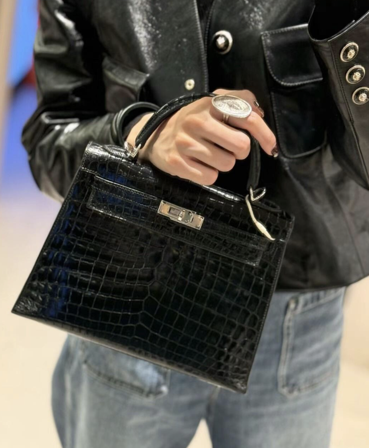HERMES Kelly 25 - 89 noir (shiny alligator) CK - Image 4