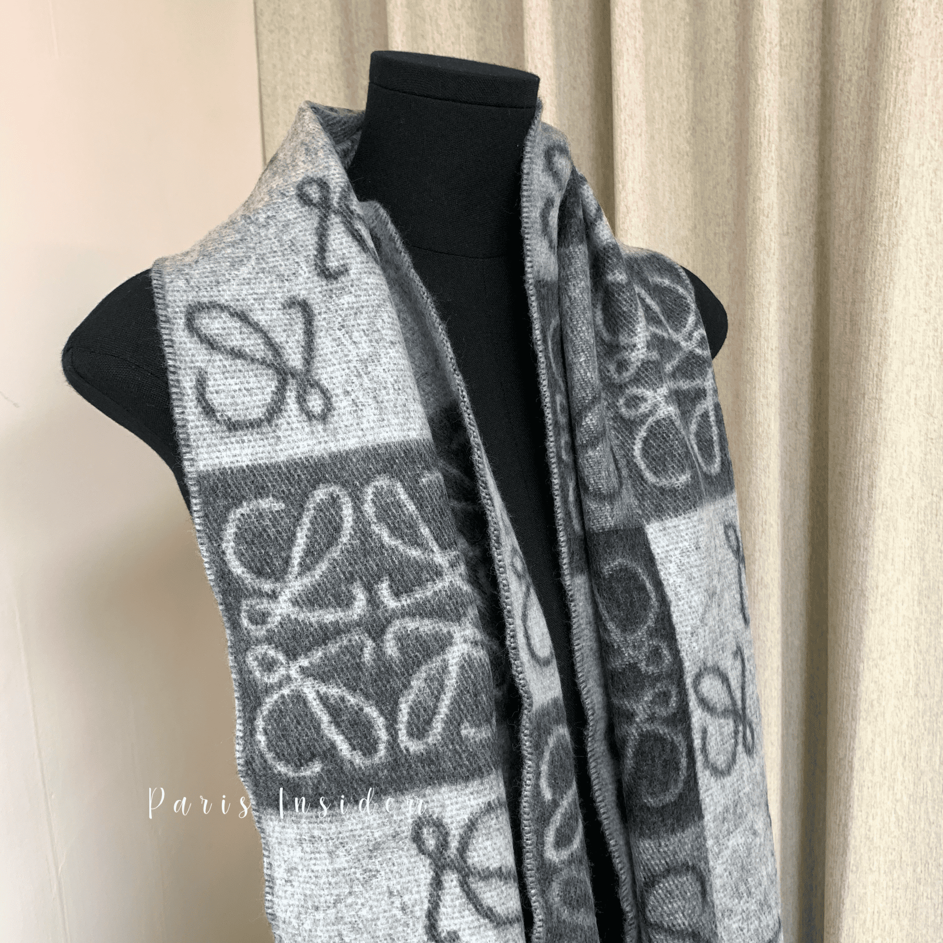 Loewe Anagram Scarf - black/gray 黑灰 - Image 4