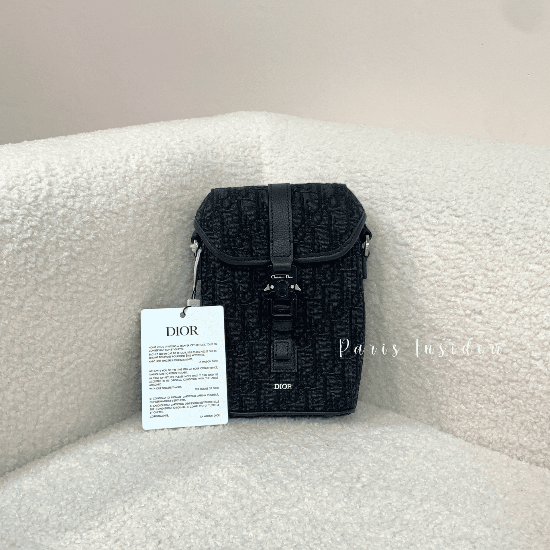 Dior mini Hit the Road vertical messenger bag with Flap - black 黑