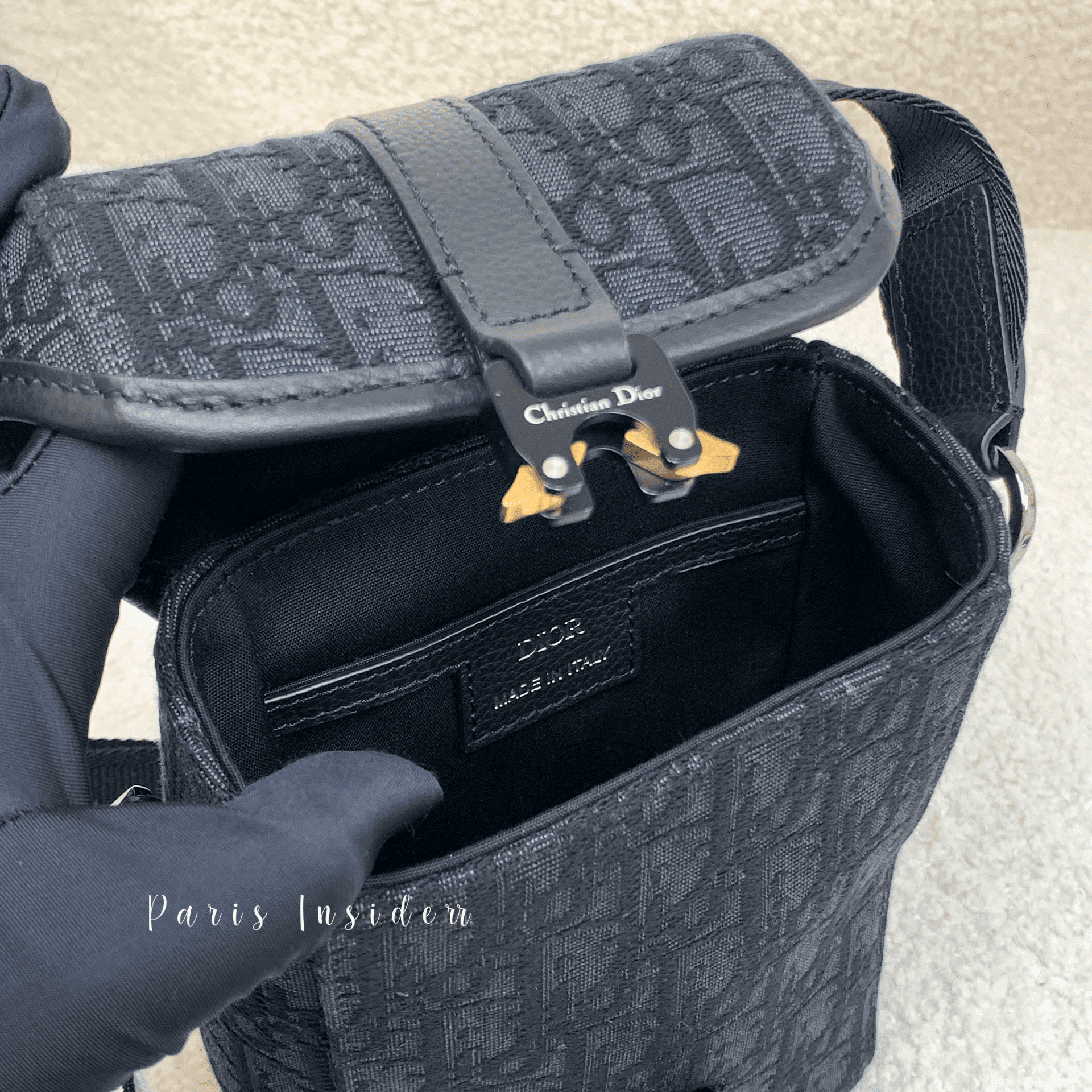 Dior mini Hit the Road vertical messenger bag with Flap - black 黑 - Image 4