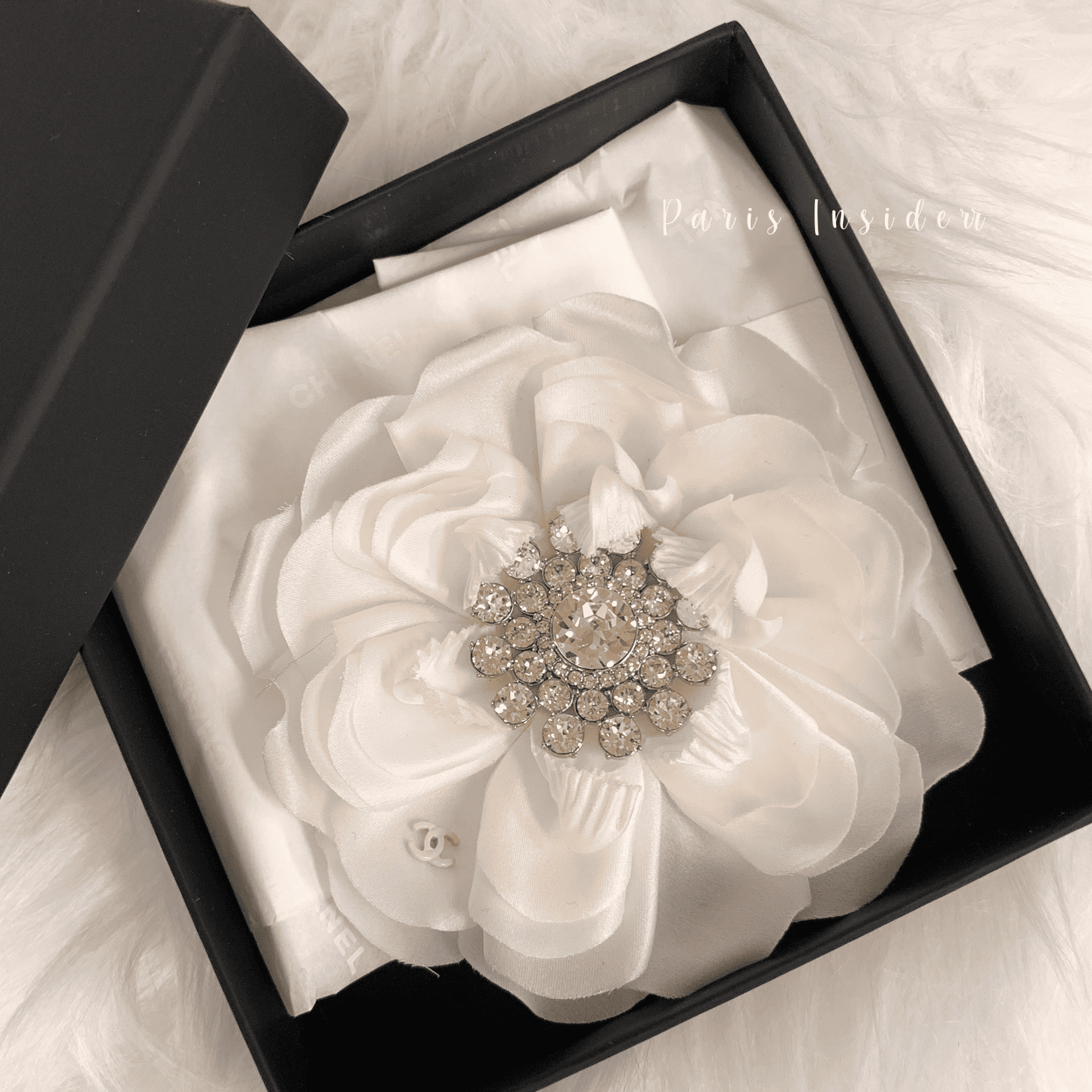 Chanel 24A Camellia Brooch AAB233 - white 白 - Image 2