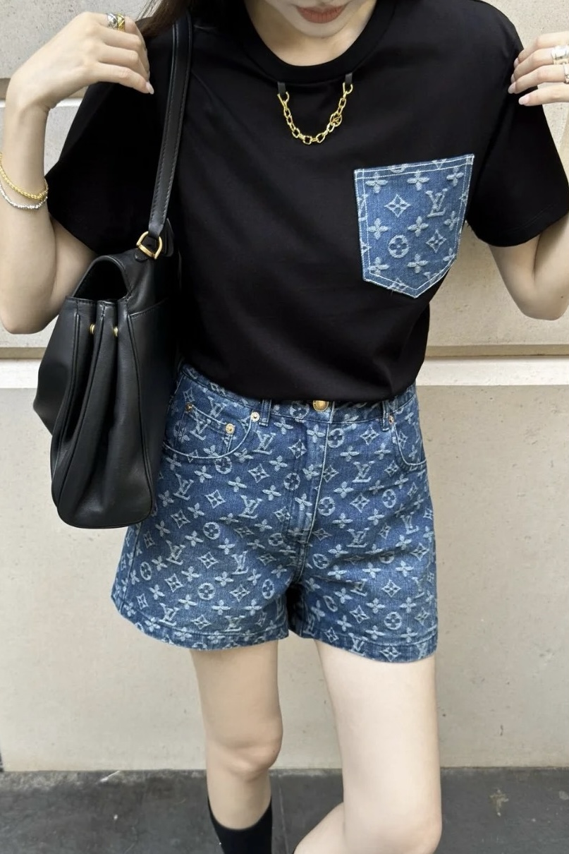 Louis Vuitton Monogram Pocket T-shirt - Black 黑 - Image 3