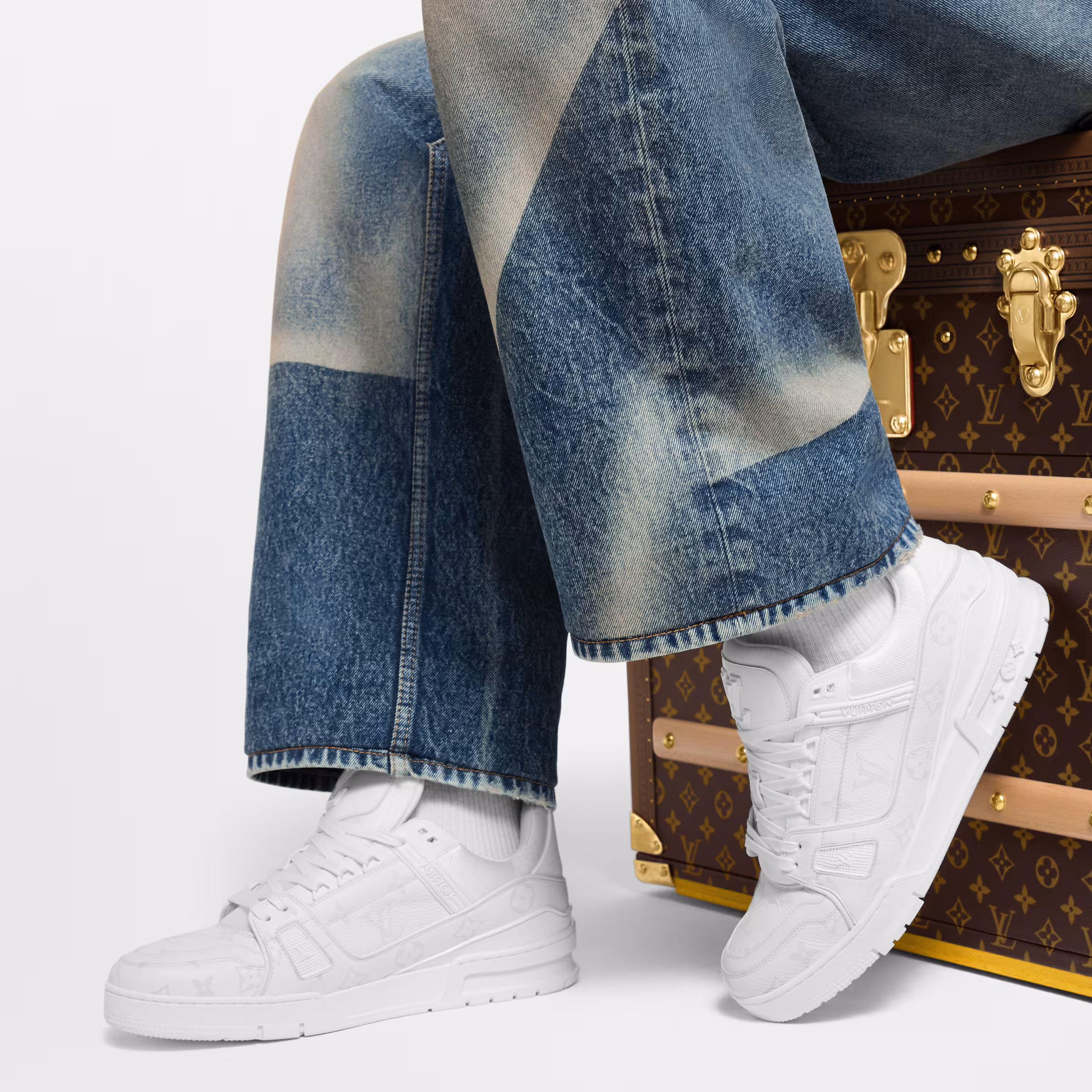 Louis Vuitton Trainer Sneaker - White 白 - Image 5