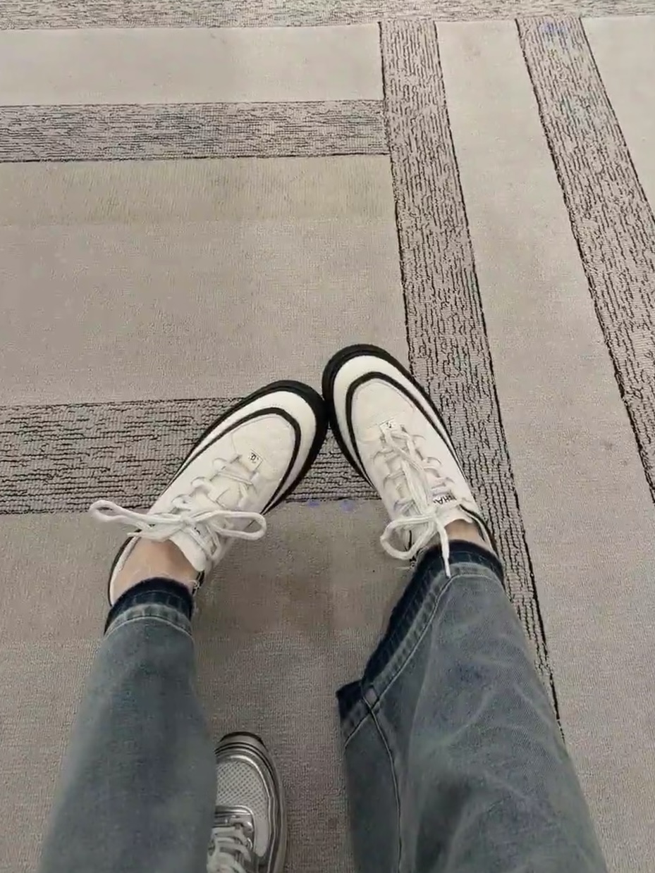 Chanel 25B Trainers G46258 - White & Black 白及黑色 - Image 5