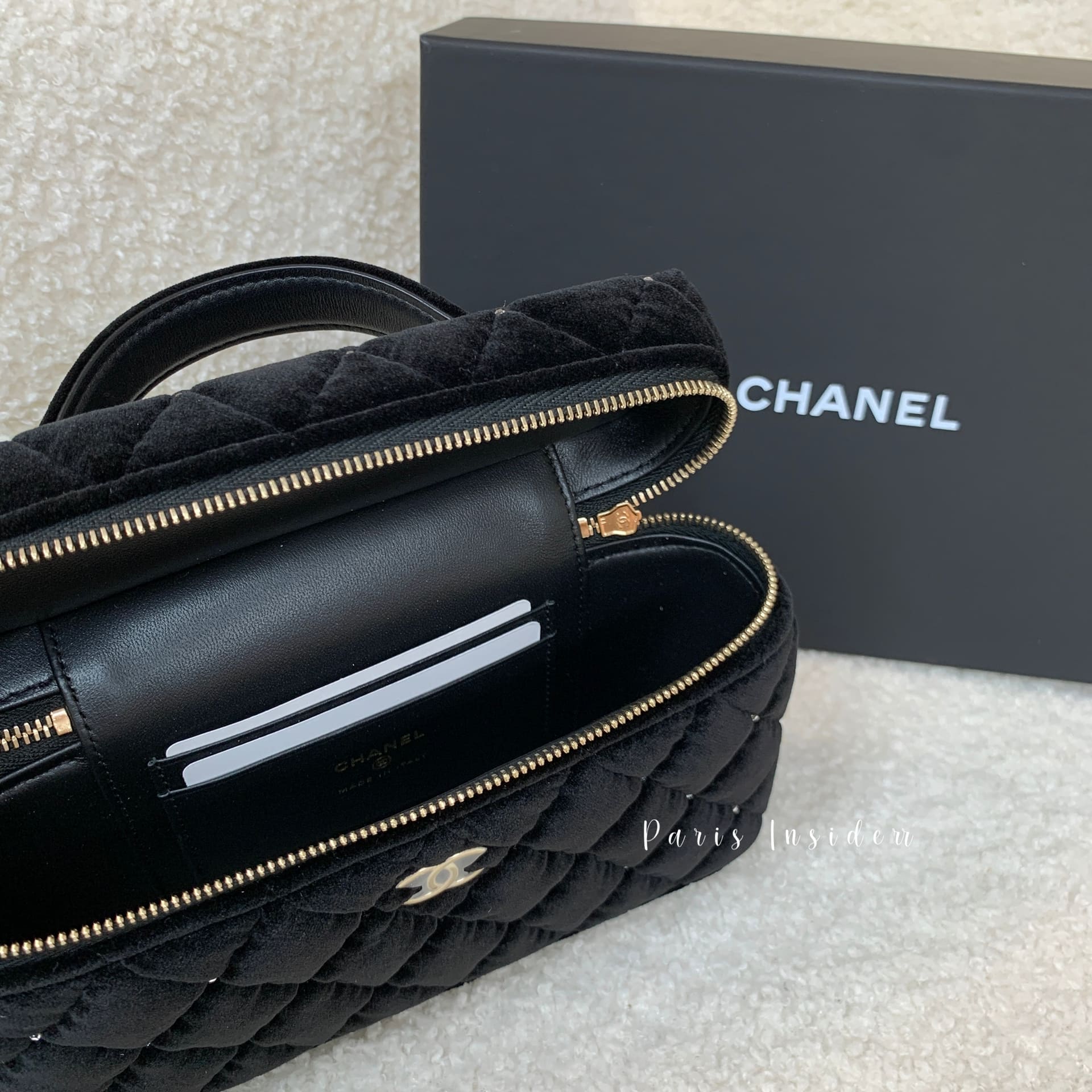 Chanel 25K Velvet Vanity Case AP4860 – Black 黑 - Image 5