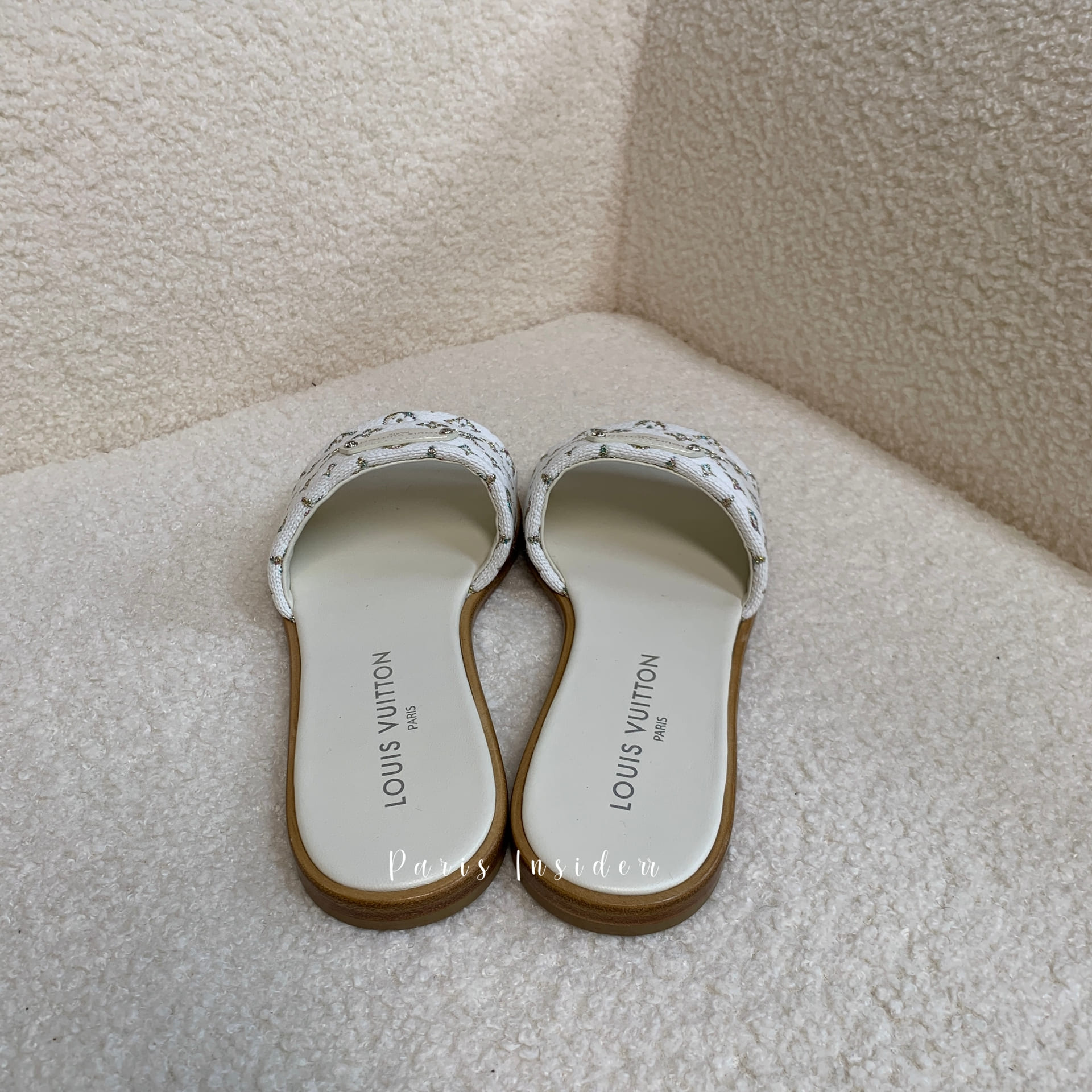 Louis Vuitton Monogram Lily Flat Mule - White 白 - Image 4