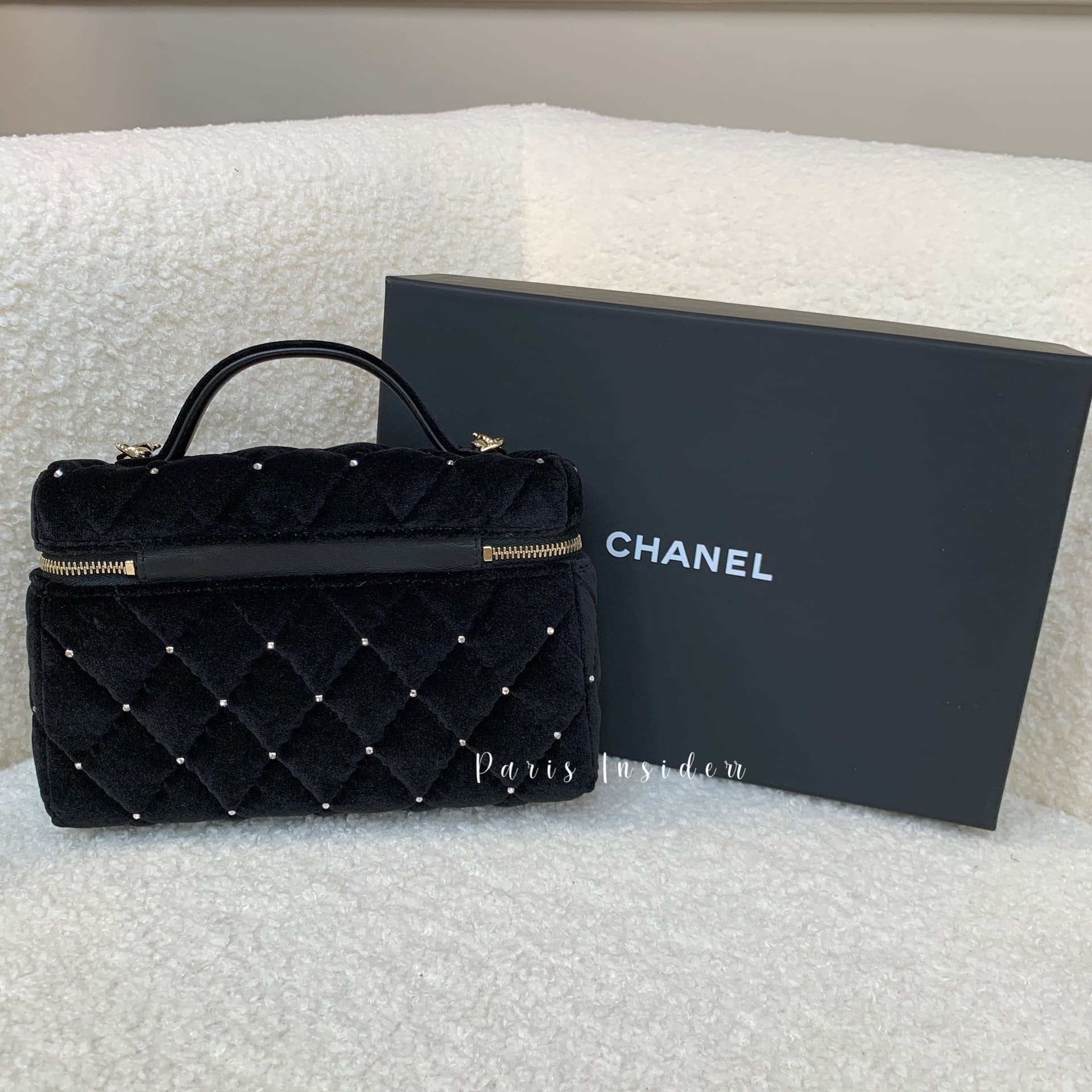 Chanel 25K Velvet Vanity Case AP4860 – Black 黑 - Image 3