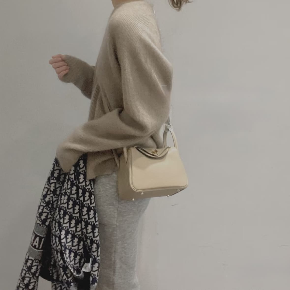 Hermes Mini Lindy II - S2 Trench GHW (風衣灰 金扣) - Image 5