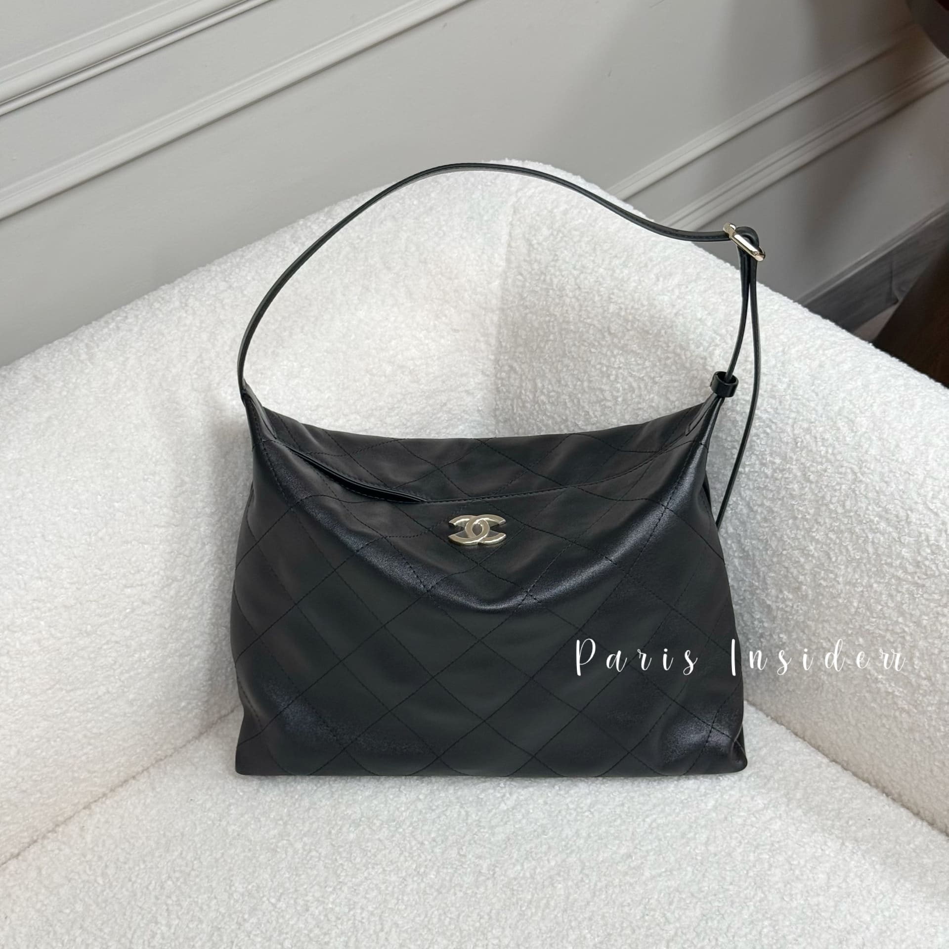 Chanel 26P Maxi Hobo Bag AS6140 - Black (黑色)