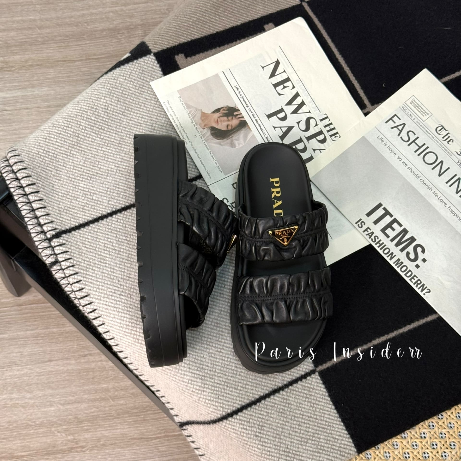 Prada Matelasse Nappa Leater Flatform Slides - Black (黑色) - Image 2