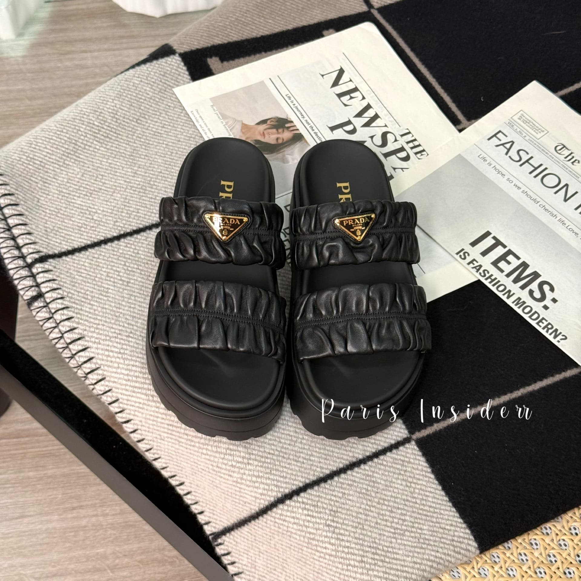 Prada Matelasse Nappa Leater Flatform Slides - Black (黑色)