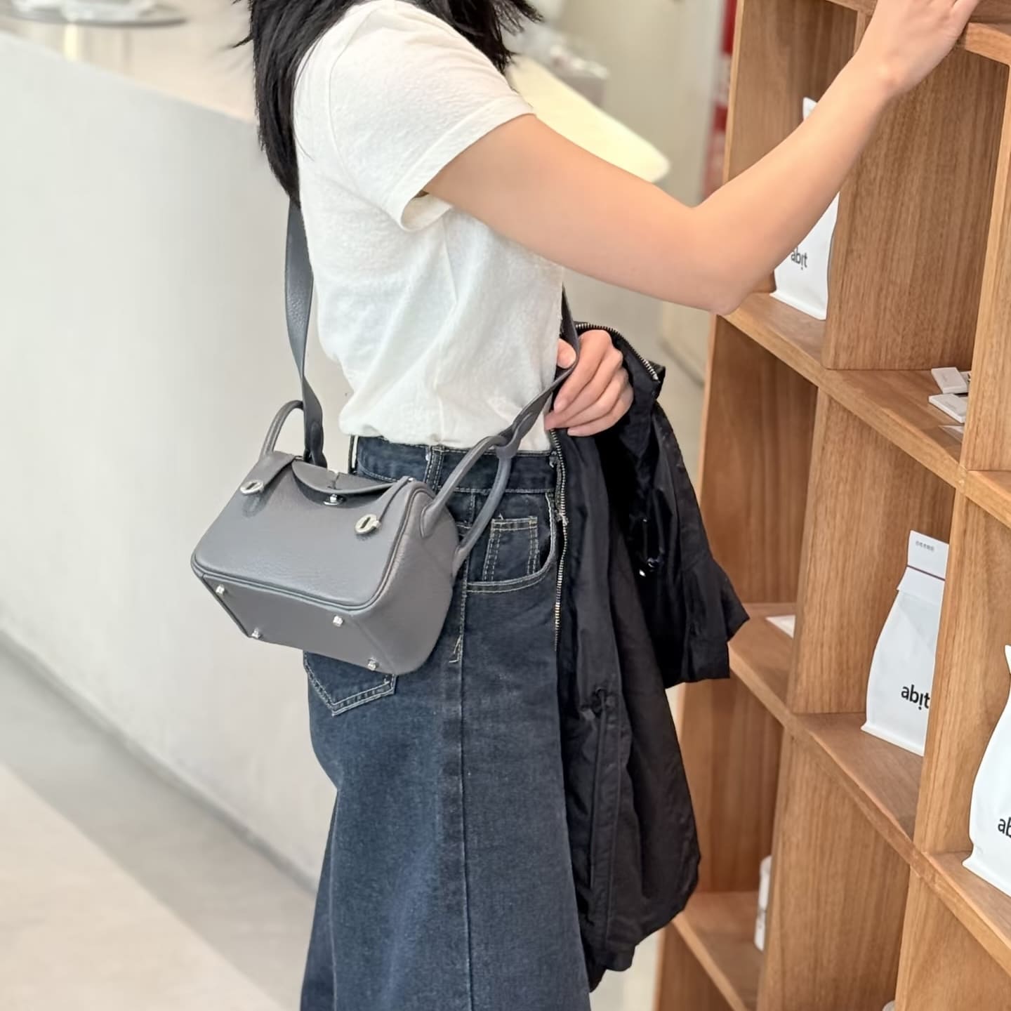 Hermes Mini Lindy II - 85 Ardoise PBHW (石板灰 淡金扣) - Image 5