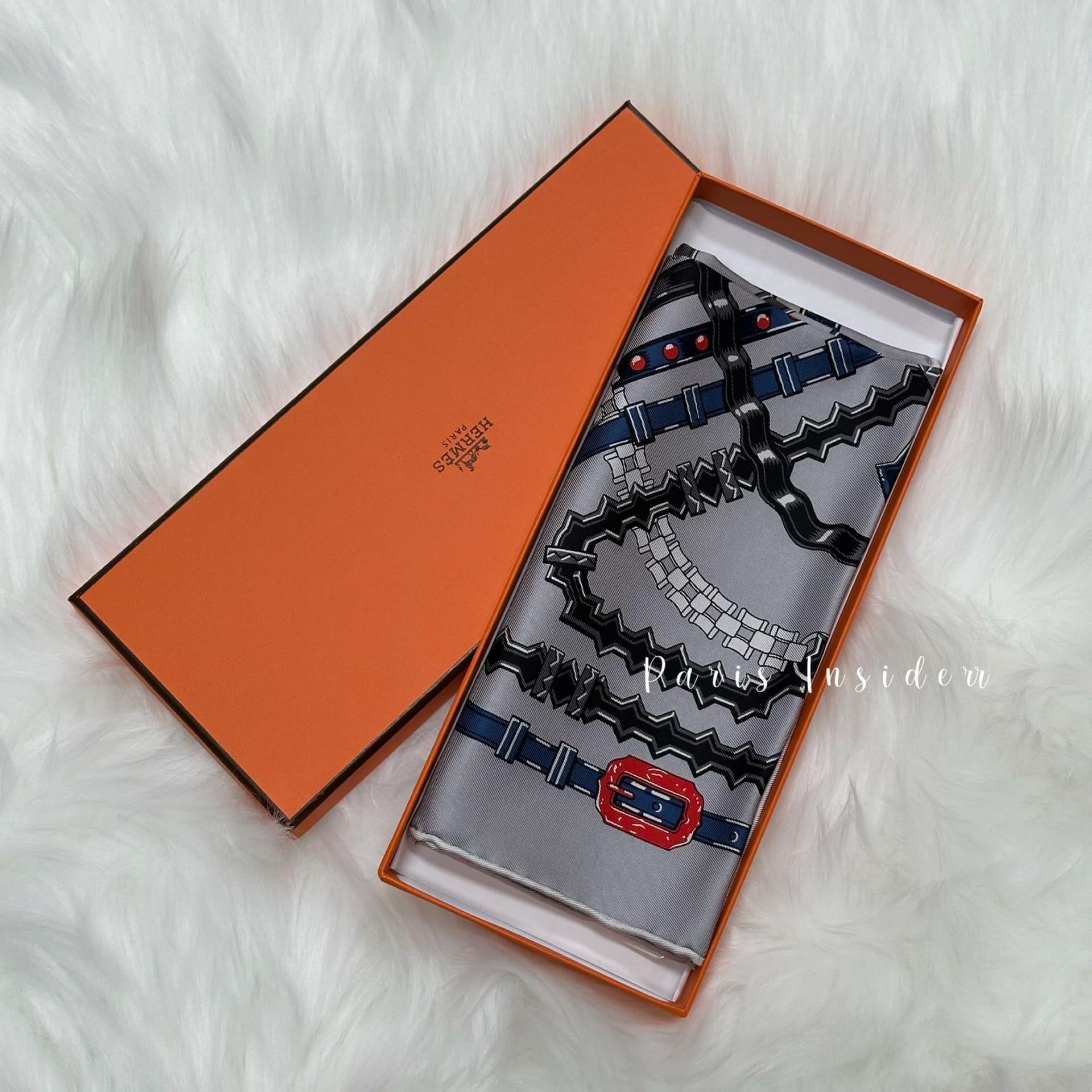 Hermes 24 Brides et Chaines pocket square 45 - Gris / Bleu / Vermillon - Image 2