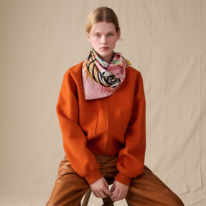 Hermes Tyger Tyger scarf 70 - Rose Dragee / Gold - Image 4