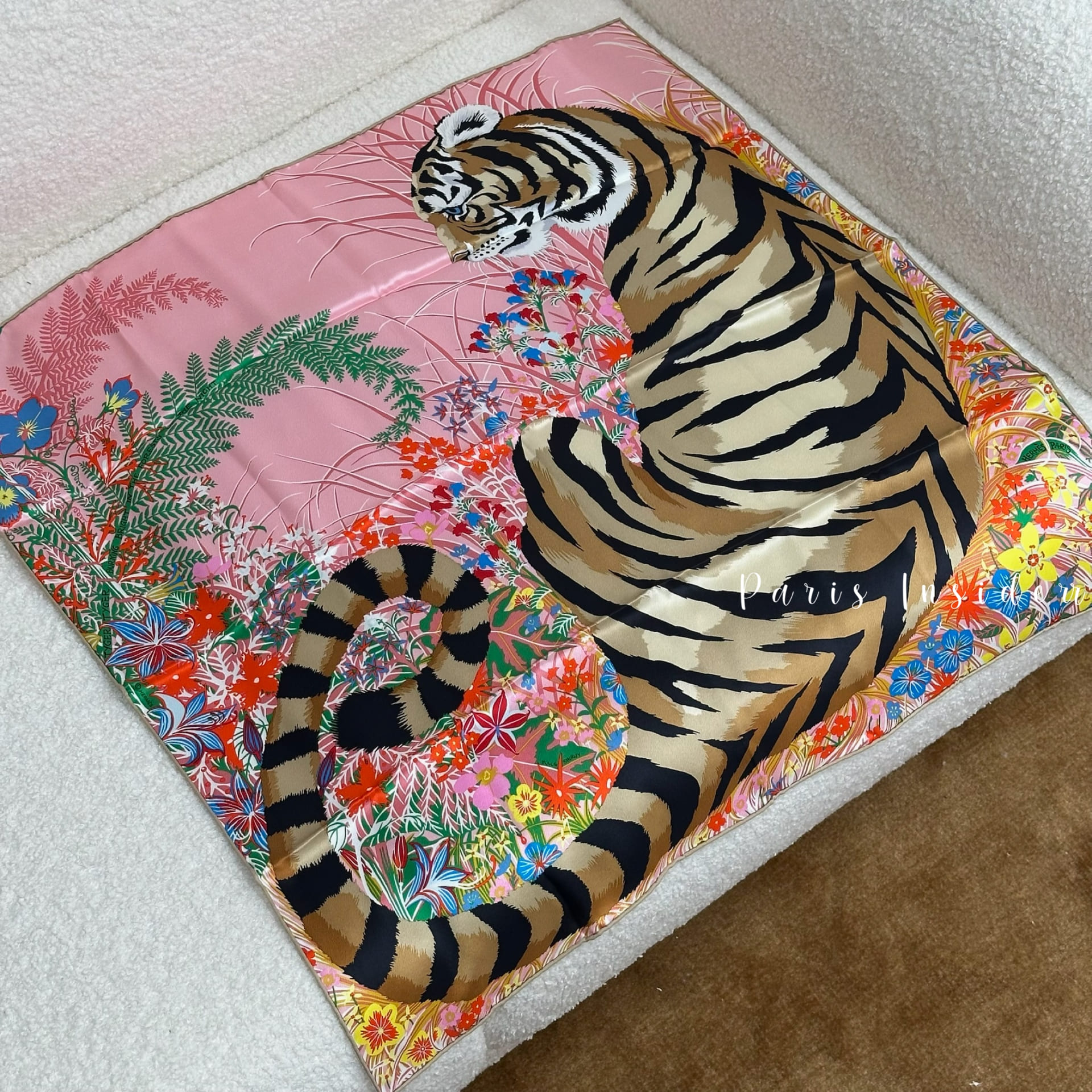 Hermes Tyger Tyger scarf 70 - Rose Dragee / Gold - Image 2