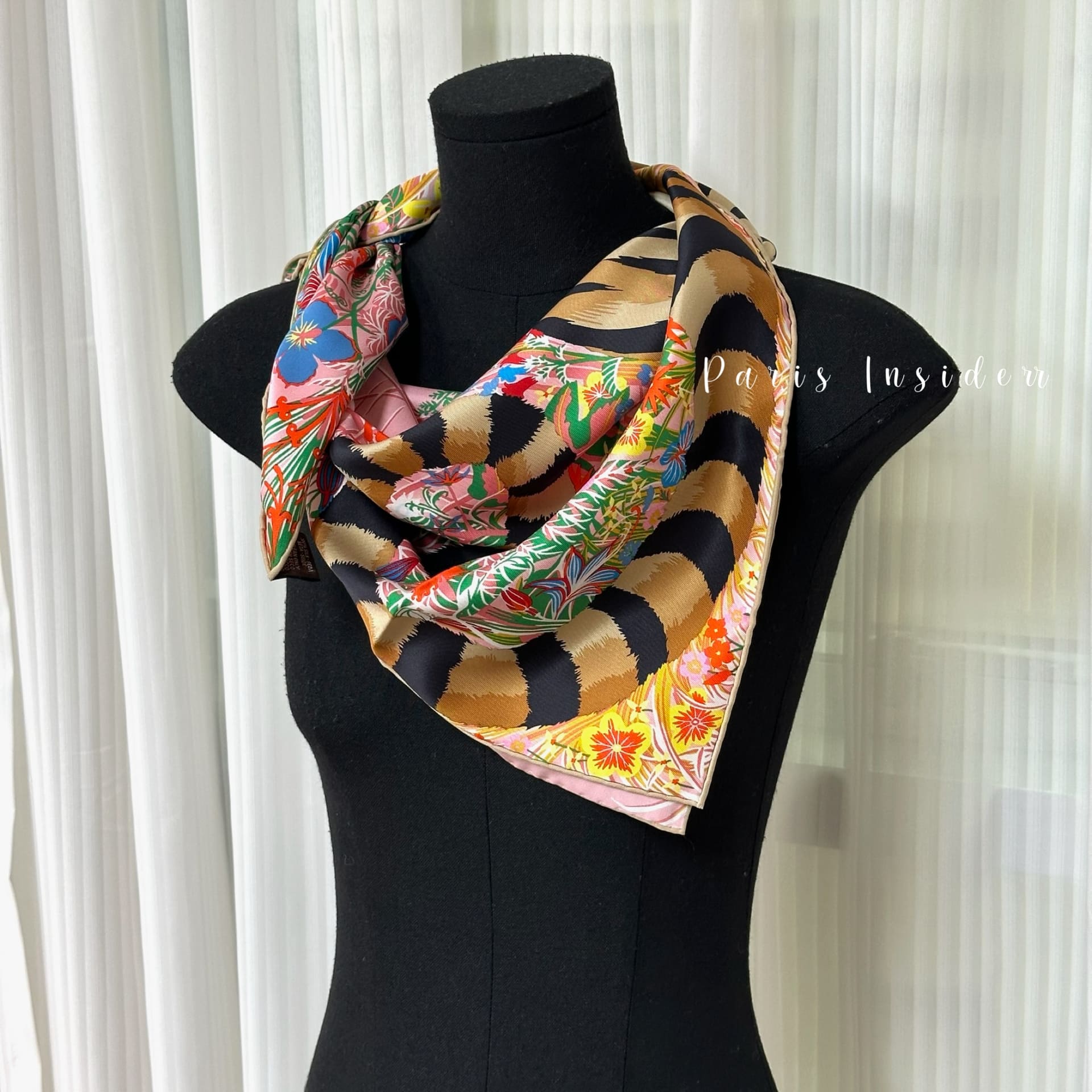 Hermes Tyger Tyger scarf 70 - Rose Dragee / Gold - Image 3