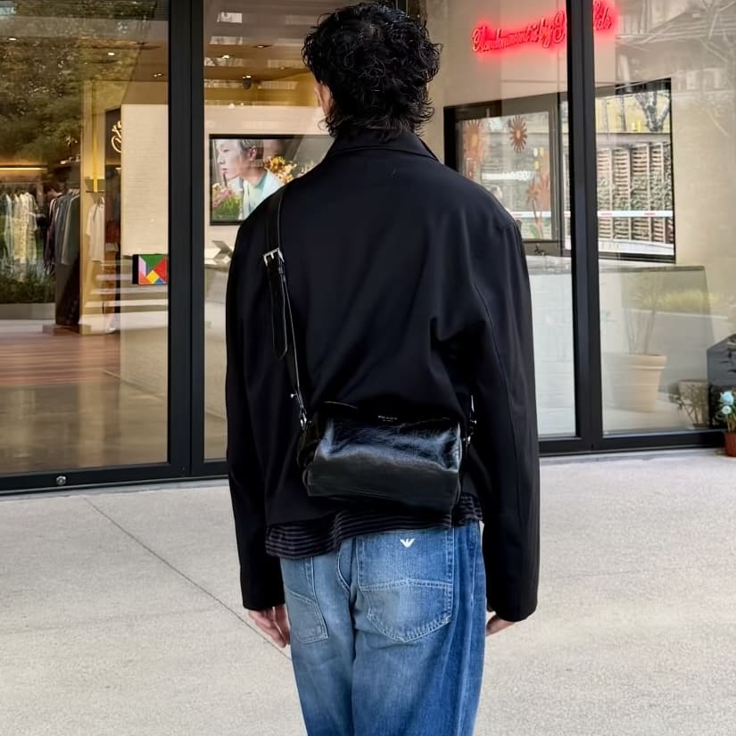Prada Antiqued Leather Shoulder Bag - Black (黑色) - Image 7