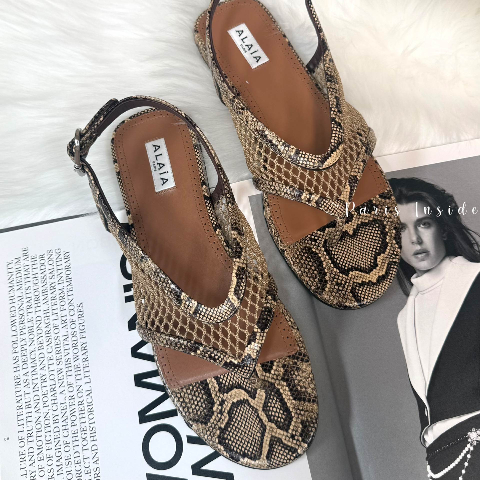 ALAÏA Fishne thong Sandals in Ayers Leather - Honey - Image 2